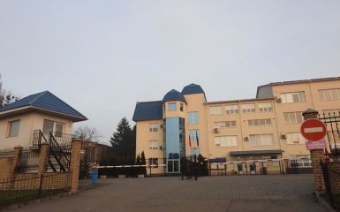 Обстрел Генконсульства Польши в Луцке: появились новые фото и видео