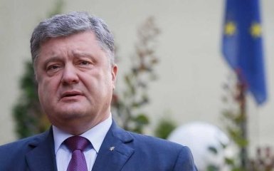 Порошенко поручил правительству привлечь больше лоукостов в Украину и разобраться с ввозом авто на еврономерах