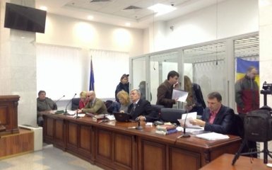 В Киеве заблокировали здание, где проходит громкий суд