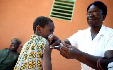 ВОЗ одобрила первую вакцину против малярии для детей