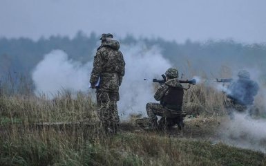 Бойовики обстріляли українських військових під Комінтерново
