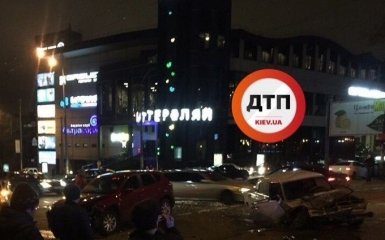 В жутком ДТП в Киеве пострадали пять человек, среди них дети: опубликованы фото