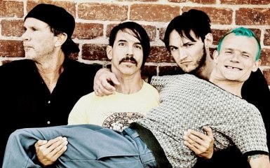 Учасники Red Hot Chili Peppers прогулялися Києвом: опубліковані фото