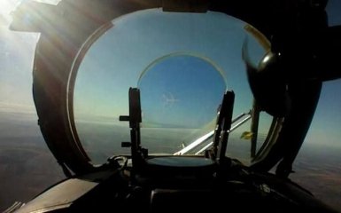 Вертоліт ЗСУ збив російський безпілотник на Донбасі: опубліковано видовищне відео