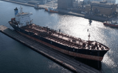 Польща вирішила, що буде робити з танкером "Хатанга"