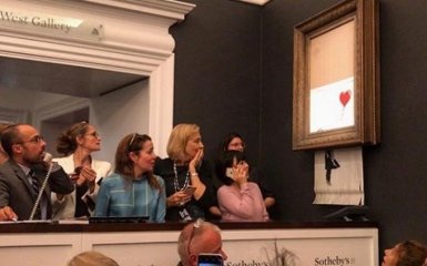 Картина Бенксі самознищилася після продажу за 1,4 млн доларів на аукціоні: видовищне відео