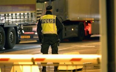 Поліція повідомила про двох загиблих в результаті наїзду вантажівки в Швеції