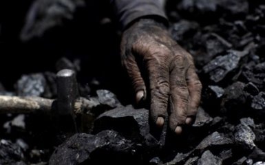 На окупованому Донбасі стався обвал на шахті: є постраждалі