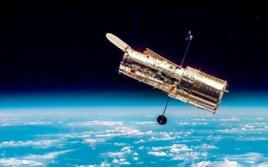 Астрономи NASA показали, як гине та розпадається комета - яскраві світлини
