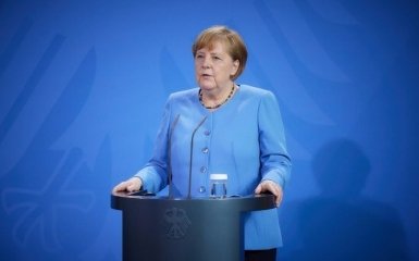 Меркель ответила на обвинения касательно войны в Украине