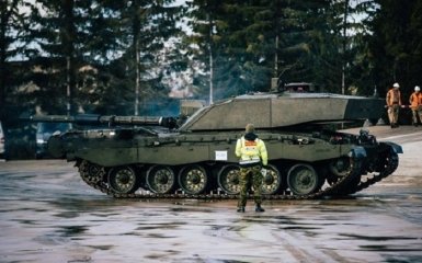 Великобритания перебросила танки в Эстонию: что происходит