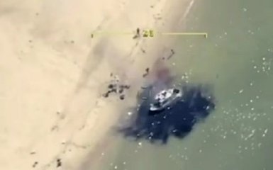 ВМС показали процесс уничтожения катера РФ в Черном море