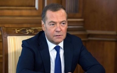 В ядерный пепел. Медведев запугивает Украину после атаки дронов на Москву
