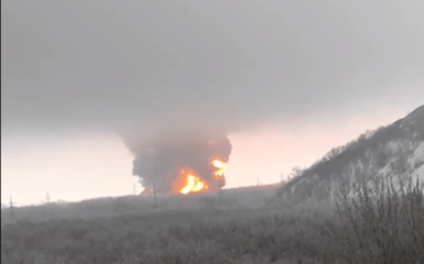 An explosion rang out and a fire started in the occupied Makiivka in Donetsk region: video