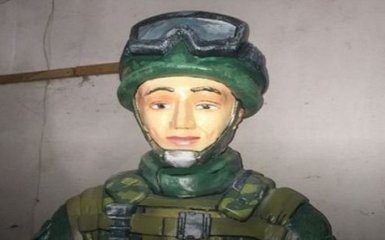 В Крыму поставят смешной памятник "зеленому человечку" с котом: появились фото