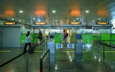 У Борисполі затримали росіянку, яку Інтерпол підозрює в тероризмі: з'явилося фото