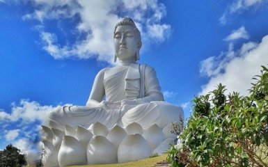 У Бразилії відкрили гігантську статую Будди — видовищне відео