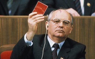 День рождения Горбачева: в российских соцсетях скорбят и проклинают