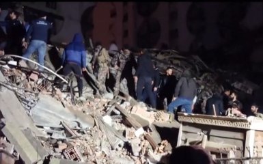 В Турции произошло второе за день мощное землетрясение