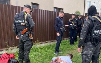 Мужчина во Львове бросил две гранаты в полицейских — ему грозит пожизненное