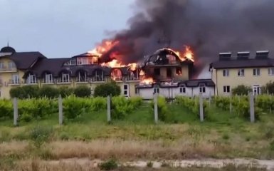 На оккупированной Арабатской стрелке раздались взрывы — видео