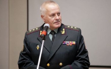 Экс-начальника Генштаба подозревают в госизмене