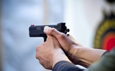 В Киеве открыли стрельбу и ранили мужчину: стали известны детали