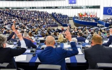 "Будемо штрафувати": як Євросоюз розіграв Грецію в День сміху