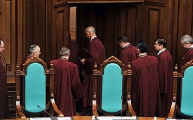 Новообрані судді Конституційного суду склали присягу в парламенті