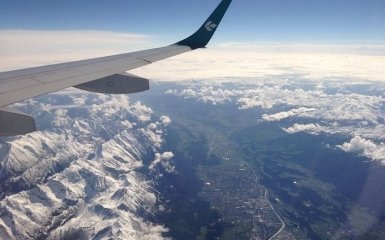 В швейцарских Альпах разбился туристический самолет, погибли 20 человек - СМИ