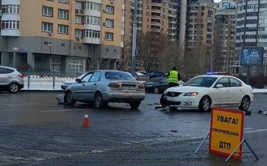 У Києві сталася масштабна аварія з трьома авто: з'явилися фото