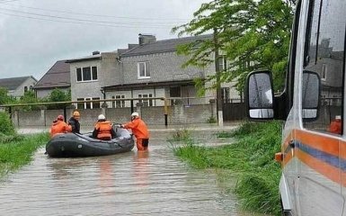 У Росії через загрозу прориву дамби евакуюють 60 тис осіб