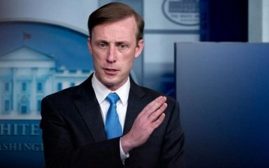 Радник Байдена підтвердив заморозку військової допомоги Україні