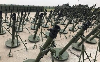 Появились новые фото боевой техники, которую Порошенко передал армии