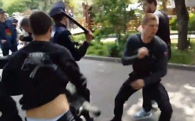 В Харькове украинские активисты подрались с коммунистами: появились фото и видео