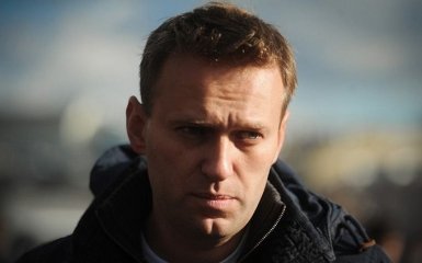 Навальний заявив, що може втратити зір після нападу з зеленкою