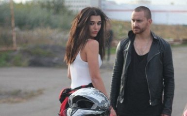 Экс-солистка Real O стала гонщицей в новом клипе "СКАЙ": появилось видео