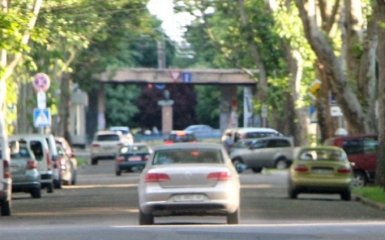 Дело замгубернатора-взяточника: появилось видео его бегства от журналистов