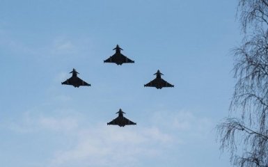 Истребители НАТО семь раз поднялись в воздух для сопровождения военных самолетов РФ