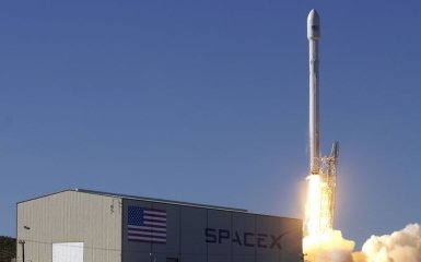Ракета SpaceX загорілася після приземлення: опубліковано відео