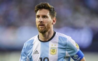 Месси получил суровое наказание за оскорбление судьи