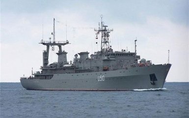 В Одессе загорелся корабль "Донбасс": появились подробности