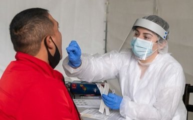 Кількість хворих на коронавірус в Україні 24 жовтня продовжує зростати шаленими темпами