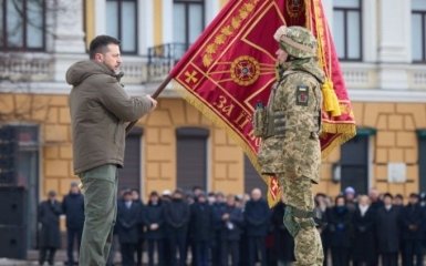 Президент Украины отметил наградами украинских военных на Софийской Площади в Киеве