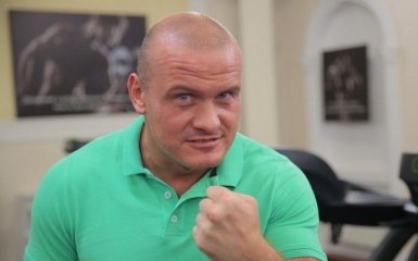 Український боксер-шоумен на позашляховику збив лося: з'явилися фото