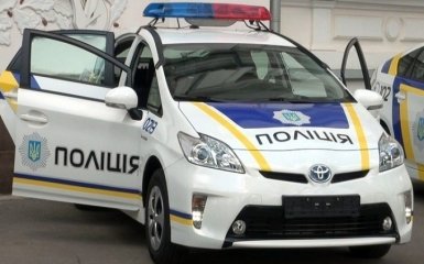 В Одесі поліцейських зловили на участi в нічних перегонах: з'явилося відео