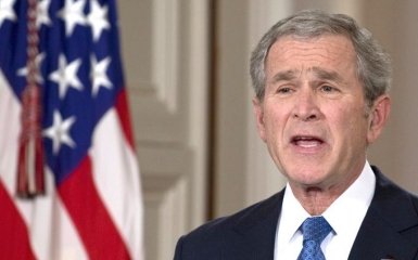 Мережу насмішив колишній президент США на інавгурації Трампа: з'явилися фото