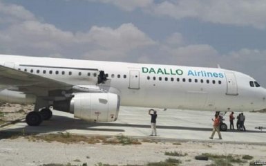 У мережі з'явилося відео вибуху на борту сомалійського літака