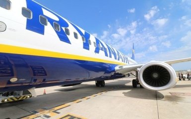Ryanair скасовує сотні рейсів - відома причина