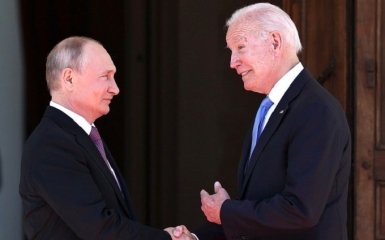 Байден срочно позвонил Путину из-за новых провокаций РФ